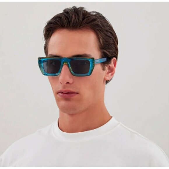 Gucci GG1723S 005 Sunglasses Transparent Green/Lime Yellow Square Frame - Picture 4 of 10